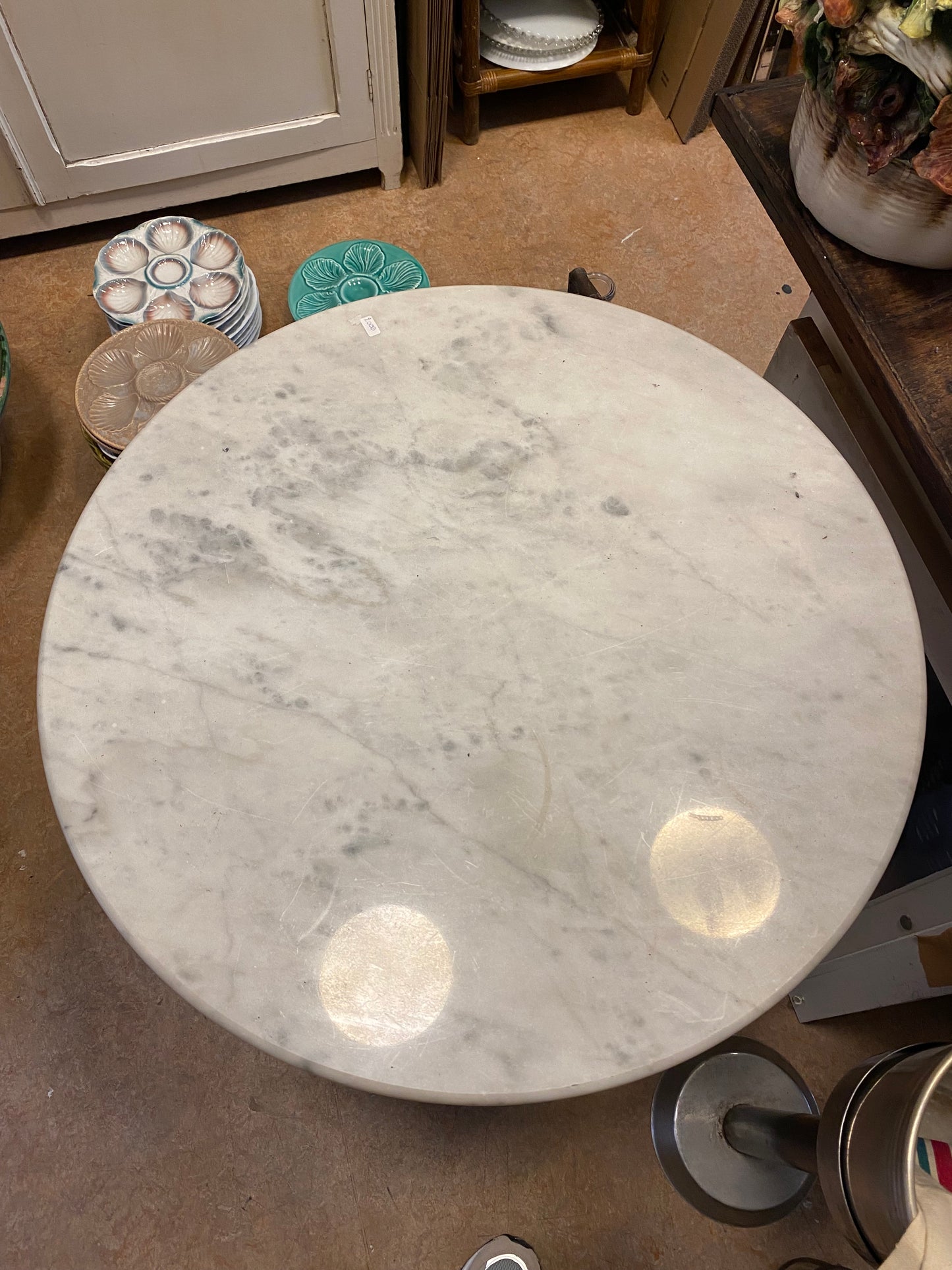 Caroline table