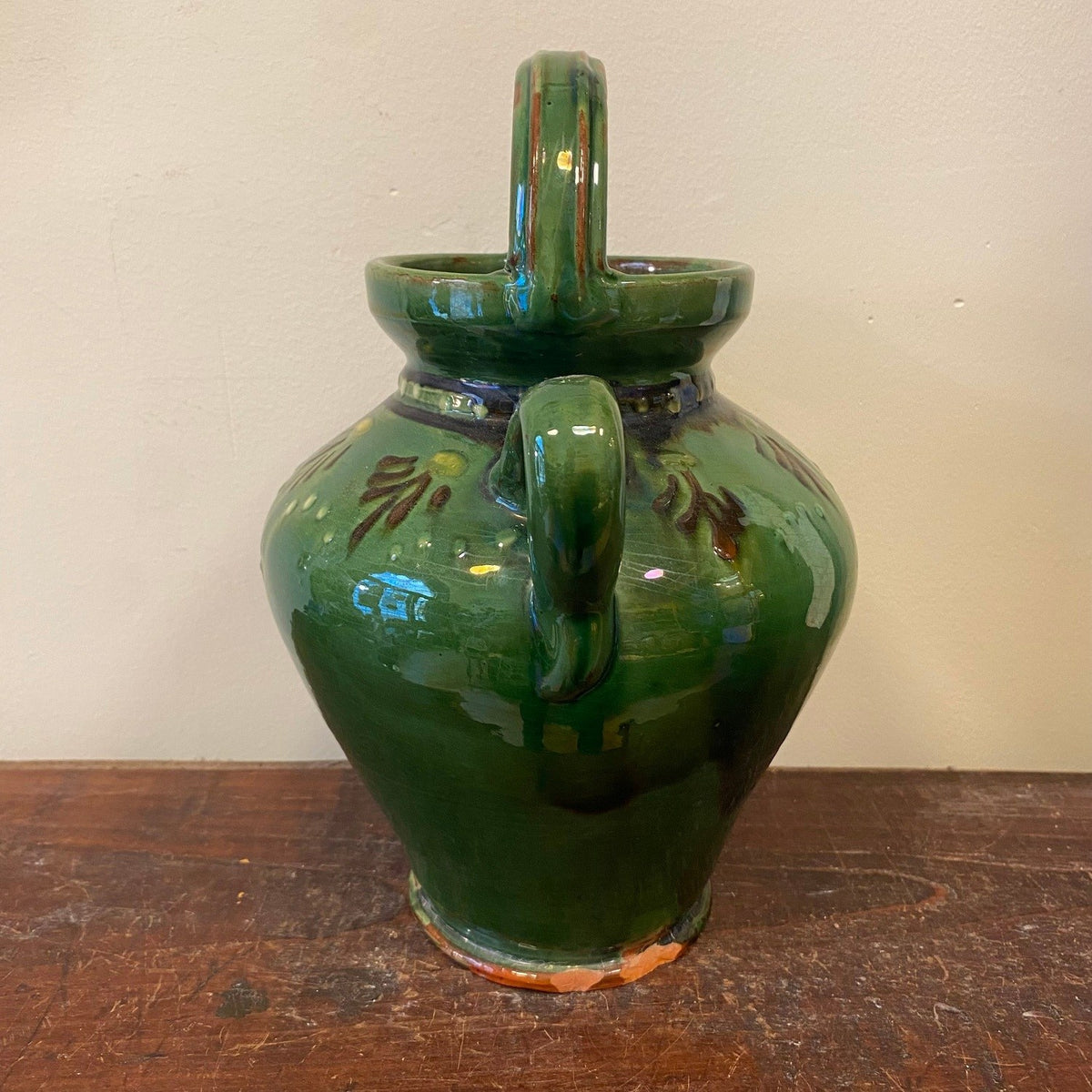 Pitcher seen from the handle side