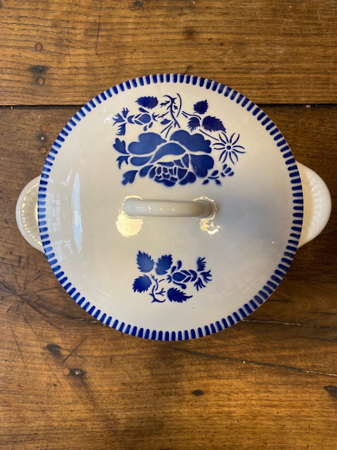 Pattern: Blue Floral Lidded Tureen – KG Lunéville – Curiosité Göteborg | Fransk vintageinredning från Curiosité