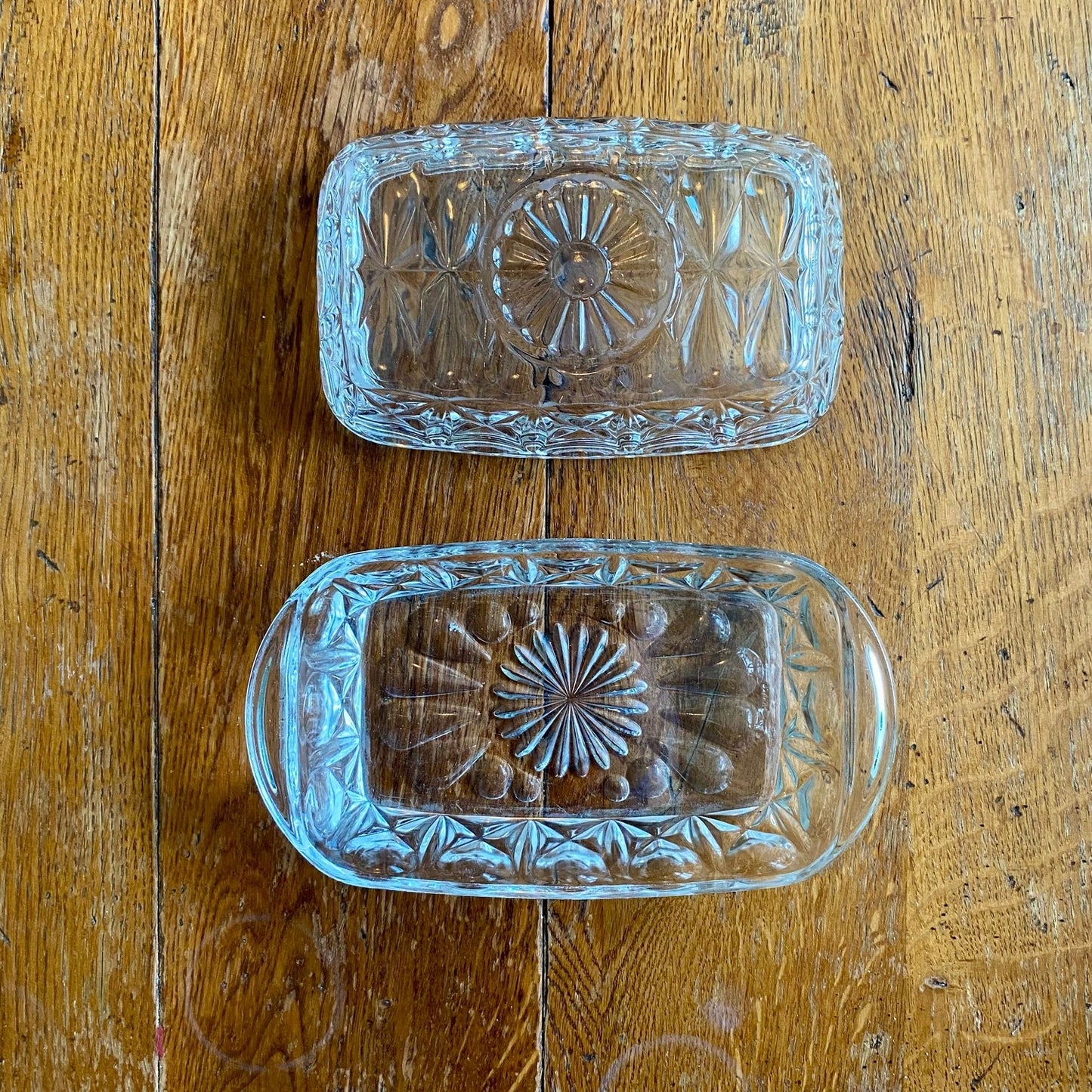Pattern: Vintage Pressed-Glass Butter Dishes – Curiosité Göteborg | Fransk vintageinredning från Curiosité
