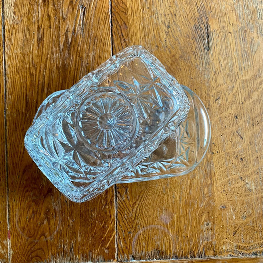 Pattern: Vintage Pressed-Glass Butter Dishes – Curiosité Göteborg | Fransk vintageinredning från Curiosité