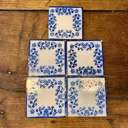 Pattern: Vintage Set of 5 French Desvres Tiles – Curiosité Göteborg | Fransk vintageinredning från Curiosité