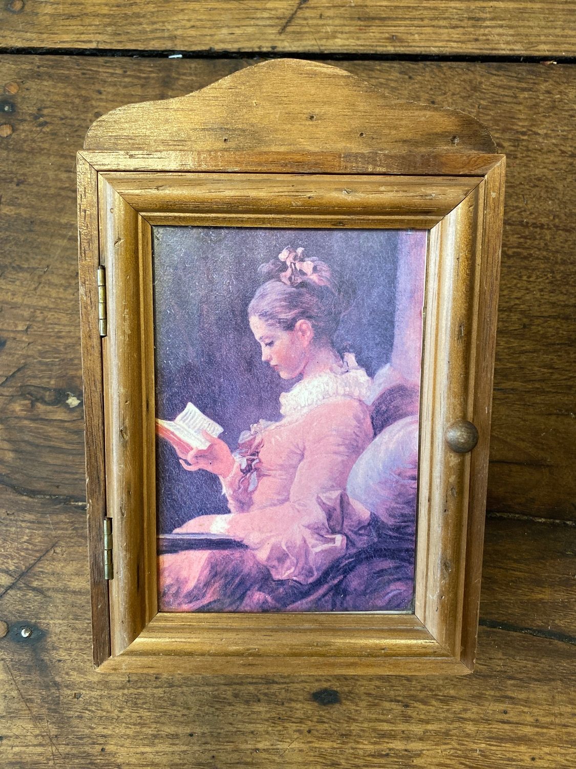 Pattern: Vintage Wooden Key Cabinet – Curiosité Göteborg | Fransk vintageinredning från Curiosité