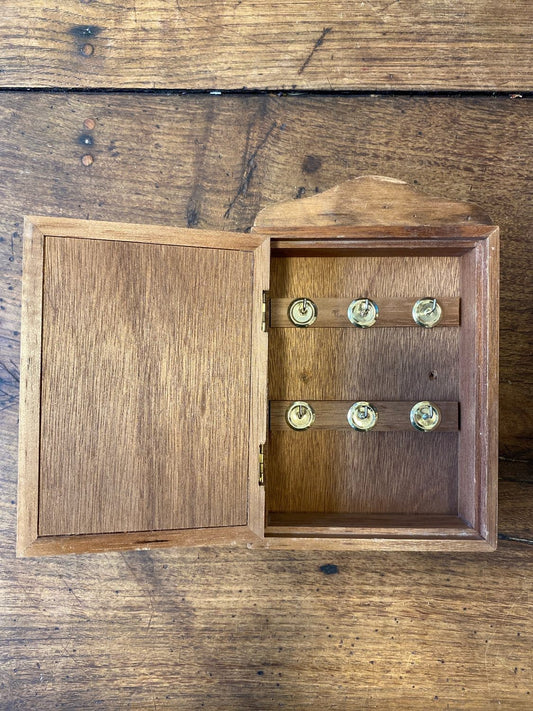 Pattern: Vintage Wooden Key Cabinet – Curiosité Göteborg | Fransk vintageinredning från Curiosité