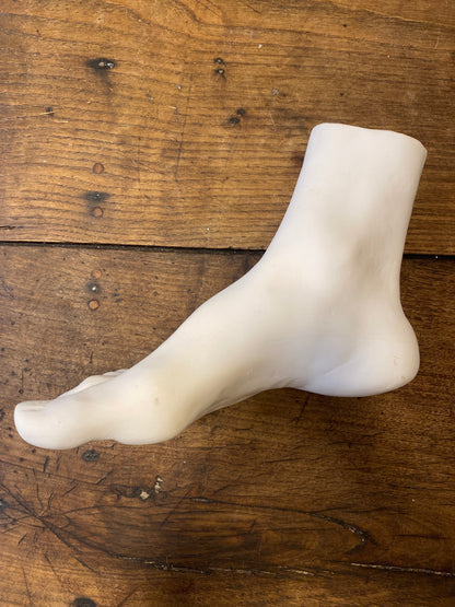 Le Pied – Handmade Plaster Sculpture