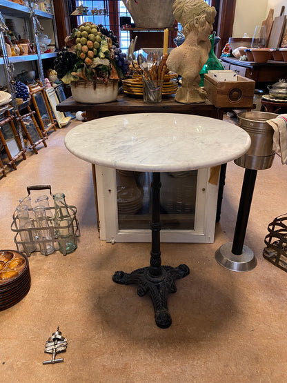 Caroline table