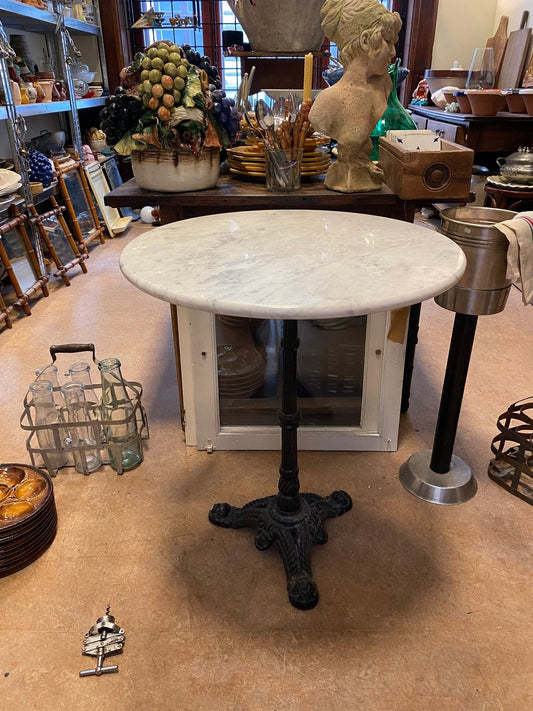 Caroline table