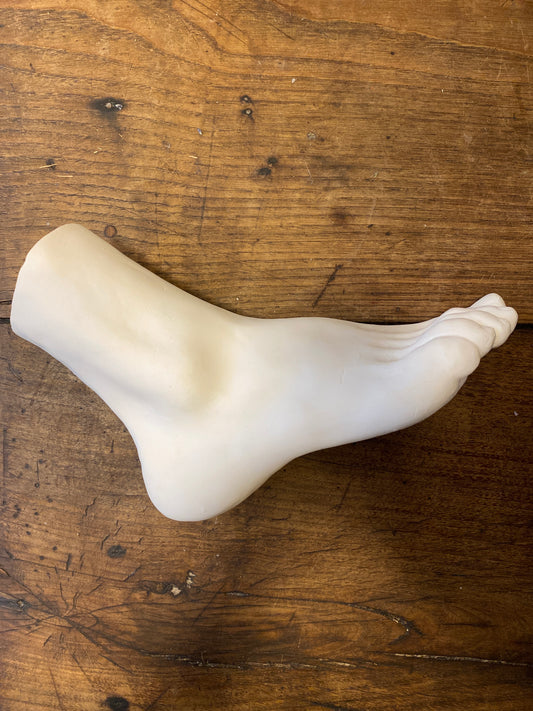 Le Pied – Handmade Plaster Sculpture