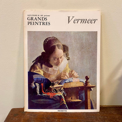 Front cover of the Vermeer art booklet, Grands Peintres No. 22, Hachette