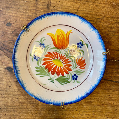 French Vintage Hand-Painted Faience Wall Plate – 20 cm