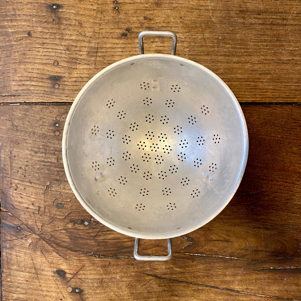 Vintage Aluminium Colander – 28 cm