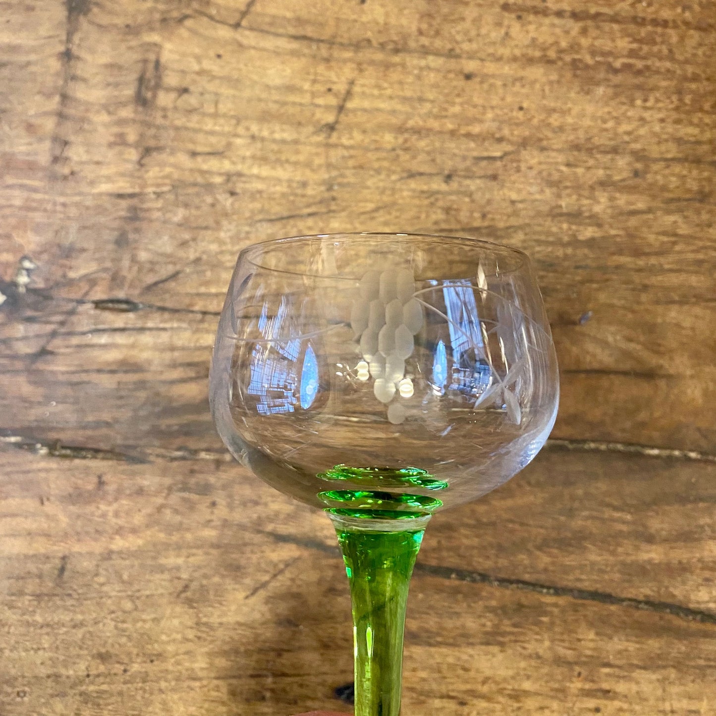 Pattern: Alsace Green-Stem Wine Glass – Curiosité Göteborg | Fransk vintageinredning från Curiosité