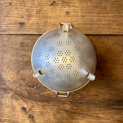 Vintage Aluminium Colander – 28 cm