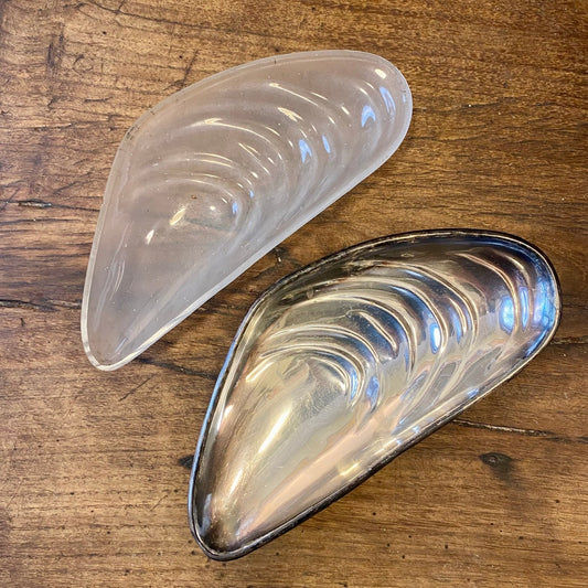 French Vintage Glass Mussel Dish With Silver-Plated Holder – 21 × 10 cm