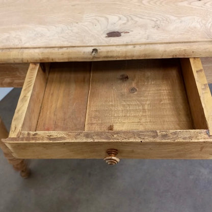 Pattern: COMING SOON - French Pine Farmhouse Table – Curiosité Göteborg | Fransk vintageinredning från Curiosité