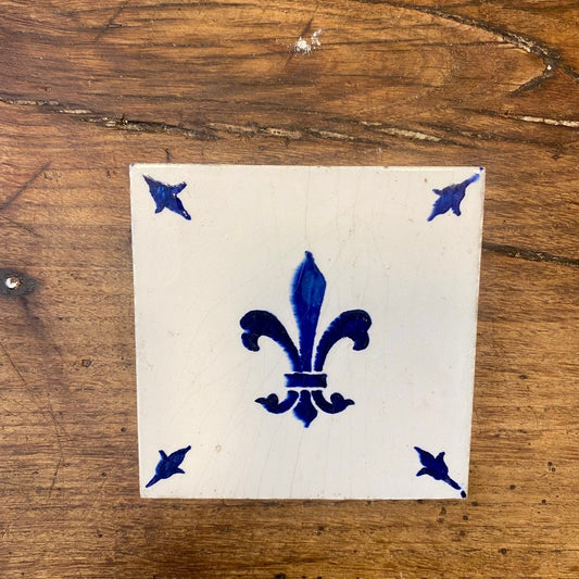 French Vintage Desvres Fleur-De-Lis Tile – 11 × 11 cm