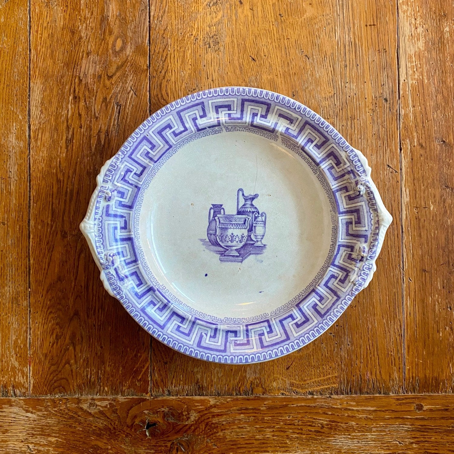 Pattern: English “Key Border” Cake Tray Etruscan Vases – Mid-19th Century – Curiosité Göteborg | Fransk vintageinredning från Curiosité