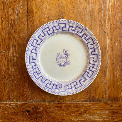 Pattern: English “Key Border” Plate Etruscan Vases – Mid-19th Century – Curiosité Göteborg | Fransk vintageinredning från Curiosité