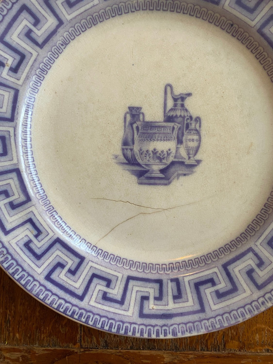 Pattern: English “Key Border” Plate Etruscan Vases – Mid-19th Century – Curiosité Göteborg | Fransk vintageinredning från Curiosité