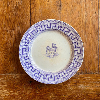 Pattern: English “Key Border” Plate Etruscan Vases – Mid-19th Century – Curiosité Göteborg | Fransk vintageinredning från Curiosité