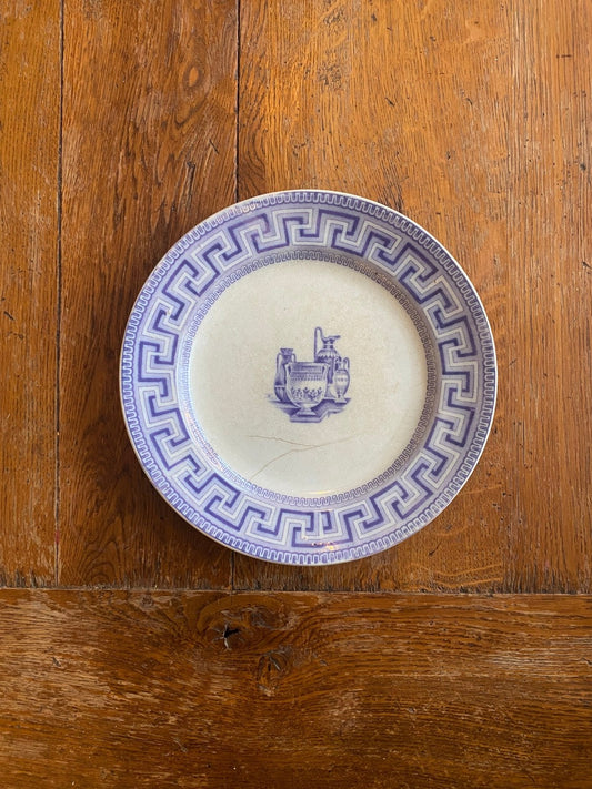 Pattern: English “Key Border” Plate Etruscan Vases – Mid-19th Century – Curiosité Göteborg | Fransk vintageinredning från Curiosité