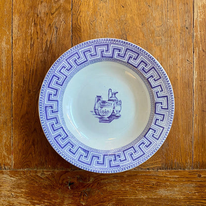 Pattern: English “Key Border” Plate Etruscan Vases – Mid-19th Century – Curiosité Göteborg | Fransk vintageinredning från Curiosité