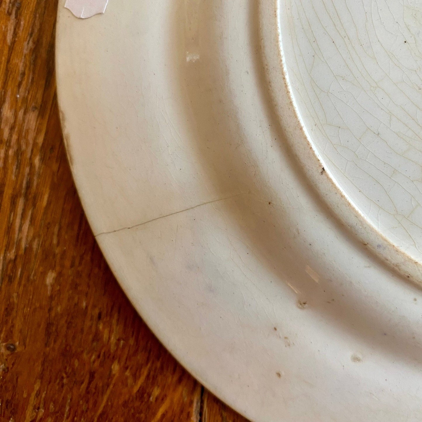 Pattern: English “Key Border” Plate Etruscan Vases – Mid-19th Century – Curiosité Göteborg | Fransk vintageinredning från Curiosité