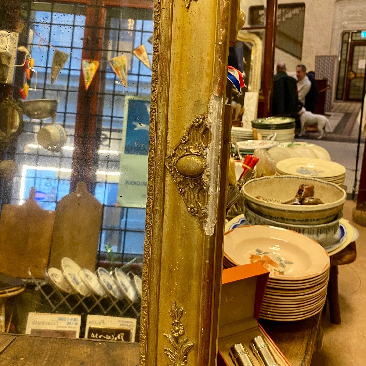 Pattern: French Antique Gilded Mirror – Ornate Louis-Philippe Style – Curiosité Göteborg | Fransk vintageinredning från Curiosité