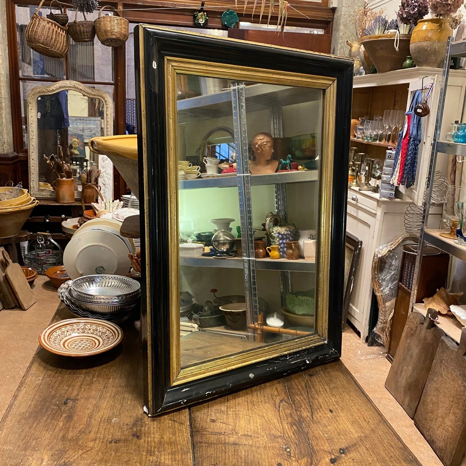 Pattern: French Antique Mirror – Black and Gilt Wooden Frame – Curiosité Göteborg | Fransk vintageinredning från Curiosité