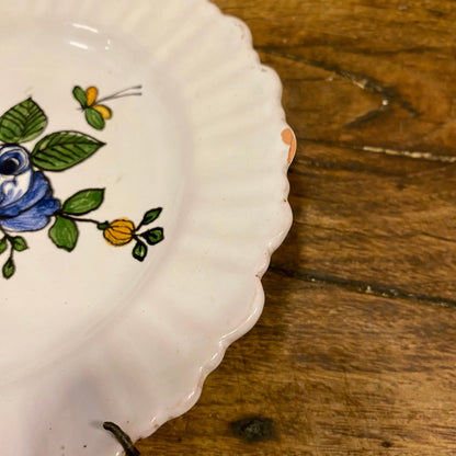 Pattern: French Hand-Painted Floral Plate – Curiosité Göteborg | Fransk vintageinredning från Curiosité
