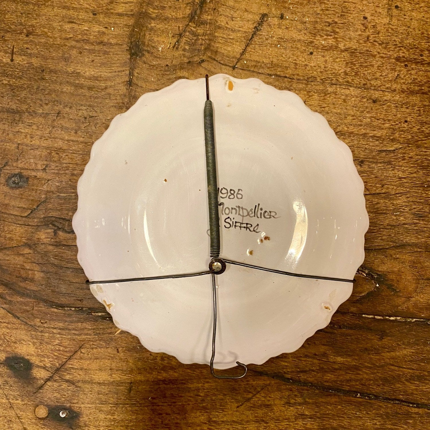 Pattern: French Hand-Painted Floral Plate – Curiosité Göteborg | Fransk vintageinredning från Curiosité