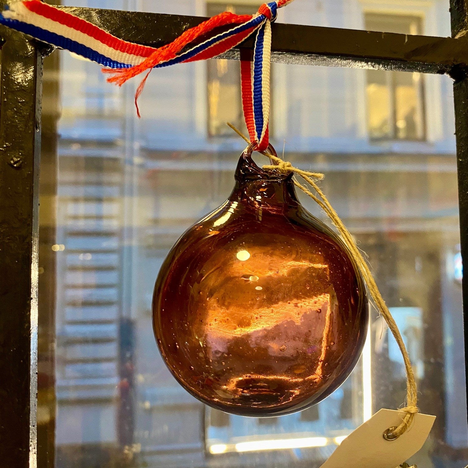 Pattern: French Mouth-Blown Glass Boule – Framboise – Curiosité Göteborg | Fransk vintageinredning från Curiosité