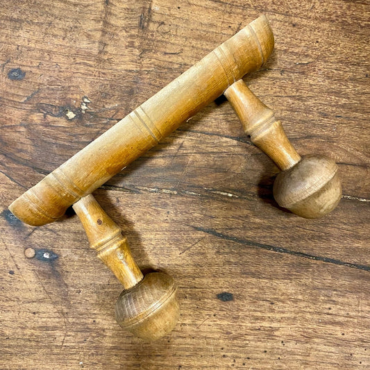 Pattern: French Vintage Wooden Wall Hooks – Curiosité Göteborg | Fransk vintageinredning från Curiosité