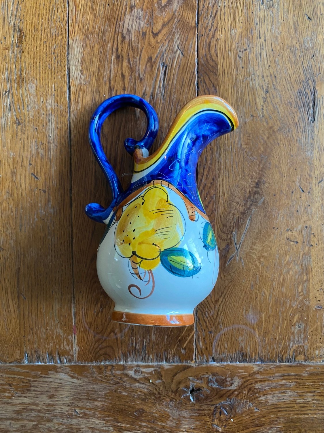 Pattern: Hand-Painted Mediterranean Jug – Curiosité Göteborg | Fransk vintageinredning från Curiosité
