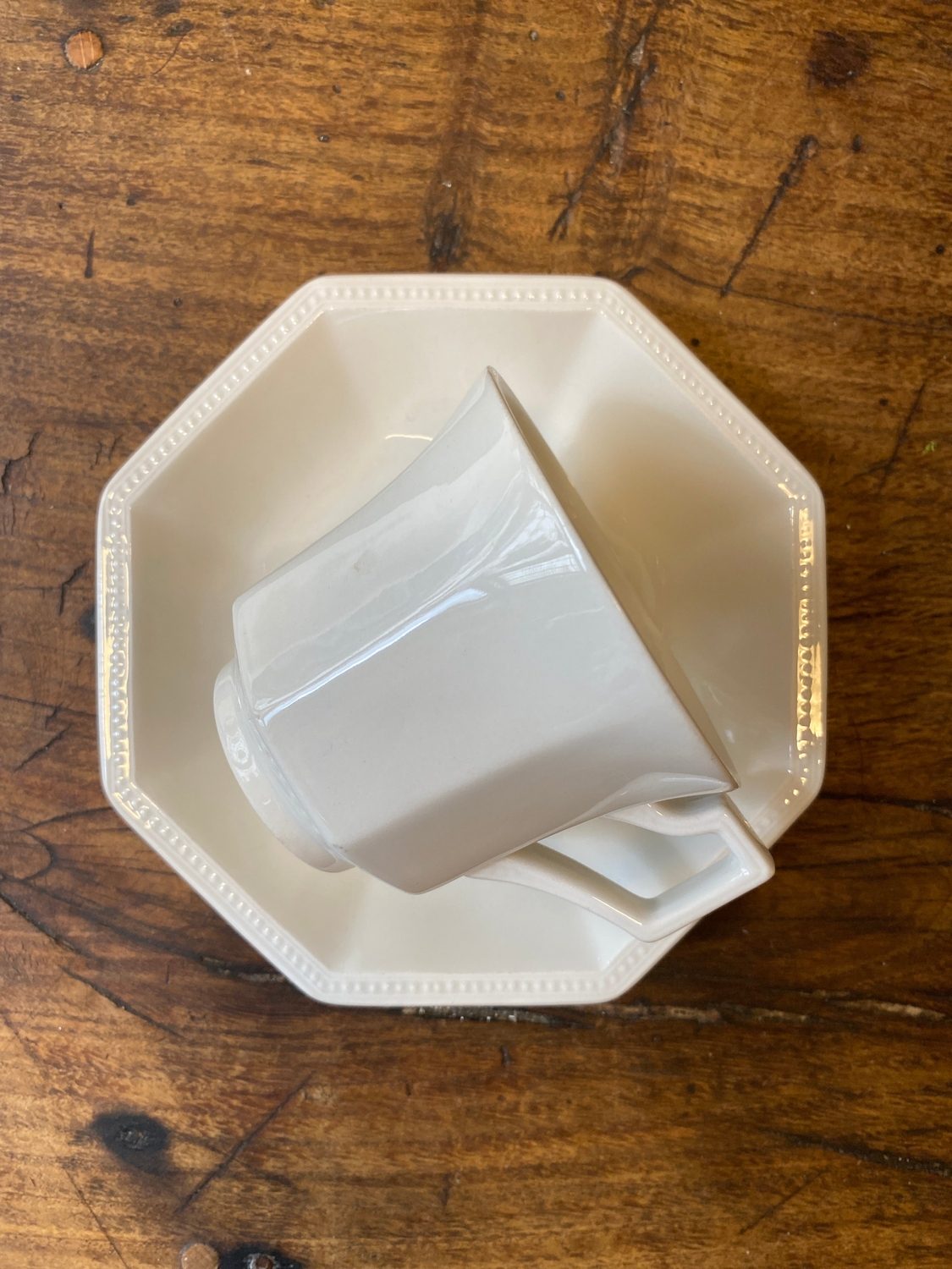 Pattern: Johnson Brothers Cup & Saucer – Curiosité Göteborg | Fransk vintageinredning från Curiosité