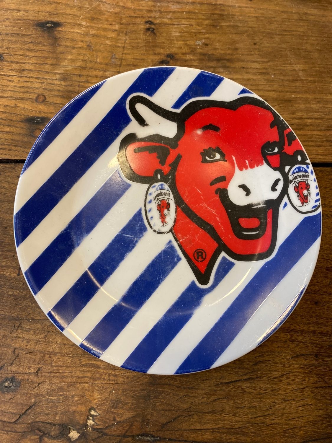 Pattern: La Vache qui Rit Cheese Plate – Curiosité Göteborg | Fransk vintageinredning från Curiosité