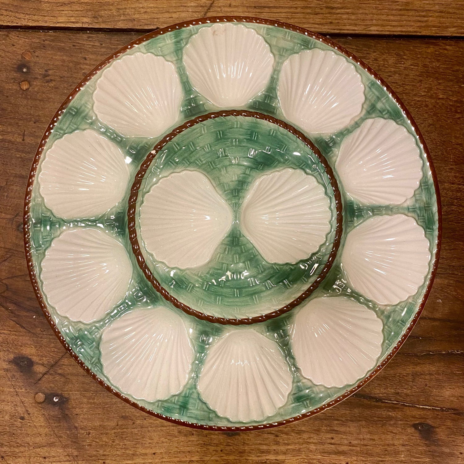 Pattern: Large vintage oyster plate – Curiosité Göteborg | Fransk vintageinredning från Curiosité