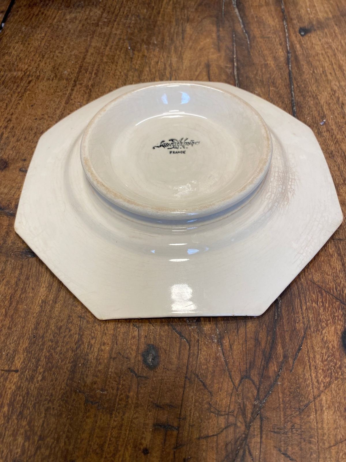 Octagonal cake tray