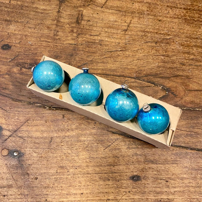 Pattern: Set of 4 Vintage Blue Glass Baubles – Curiosité Göteborg | Fransk vintageinredning från Curiosité