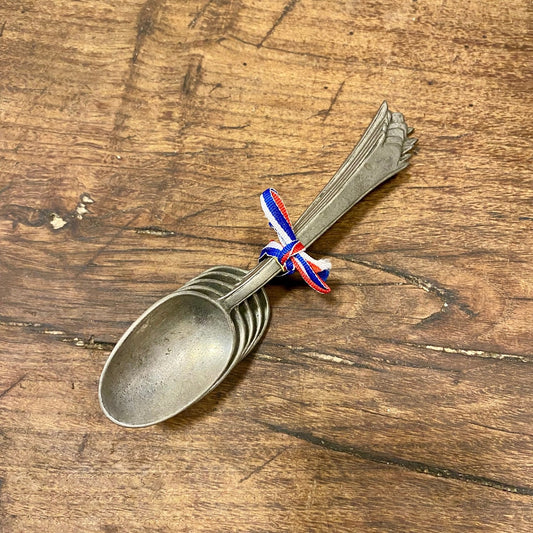 Pattern: Set of 5 Vintage French Pewter Spoons – Marked “Étain” – Curiosité Göteborg | Fransk vintageinredning från Curiosité