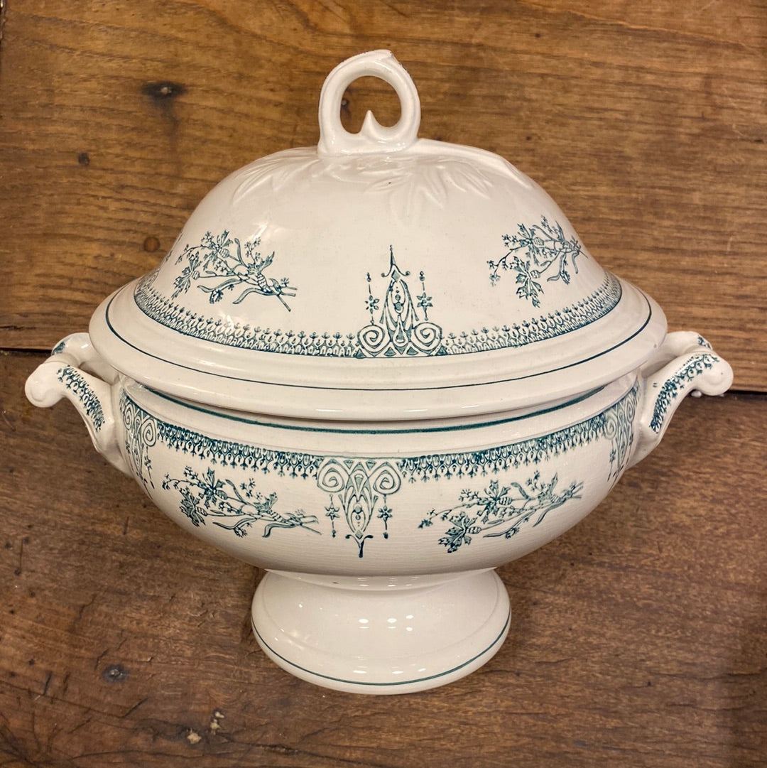 Soup tureen