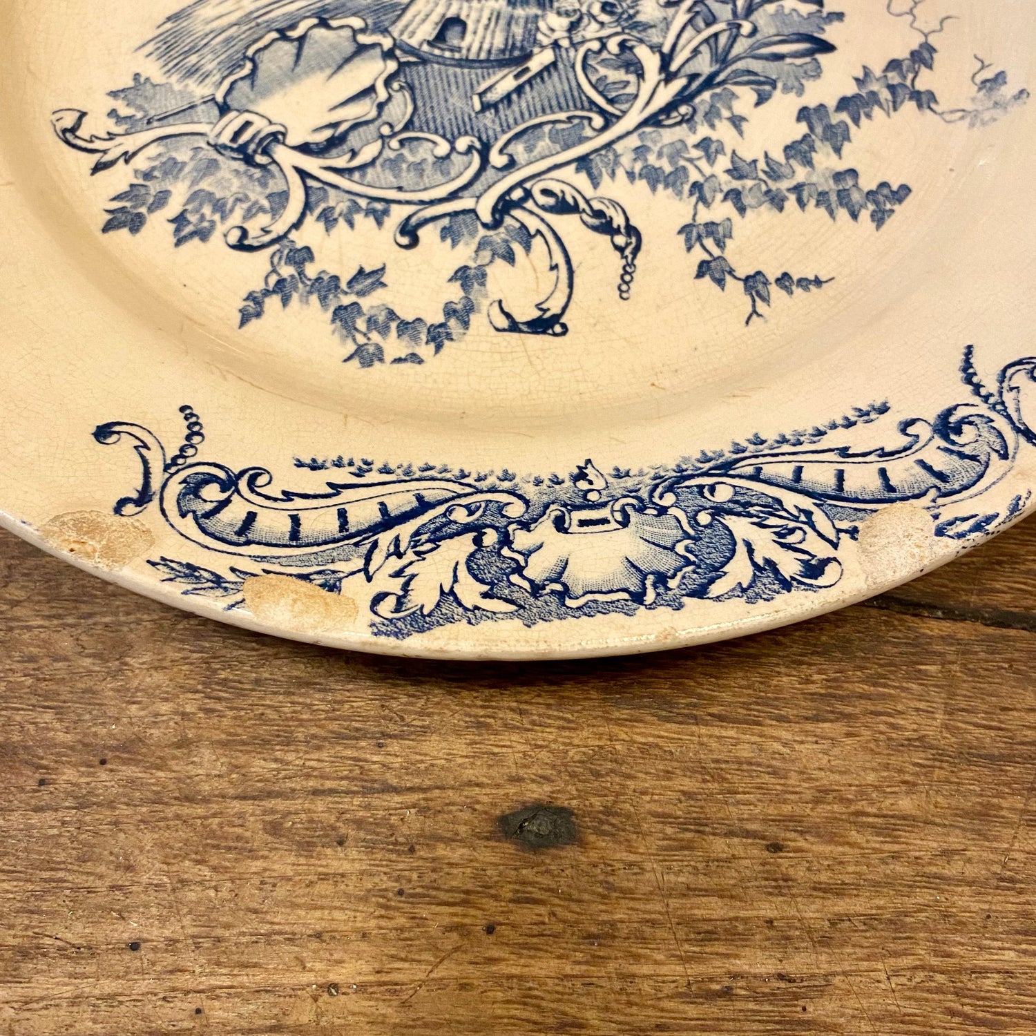 Pattern: Vintage French Blue & White Faience Serving Plate – Curiosité Göteborg | Fransk vintageinredning från Curiosité