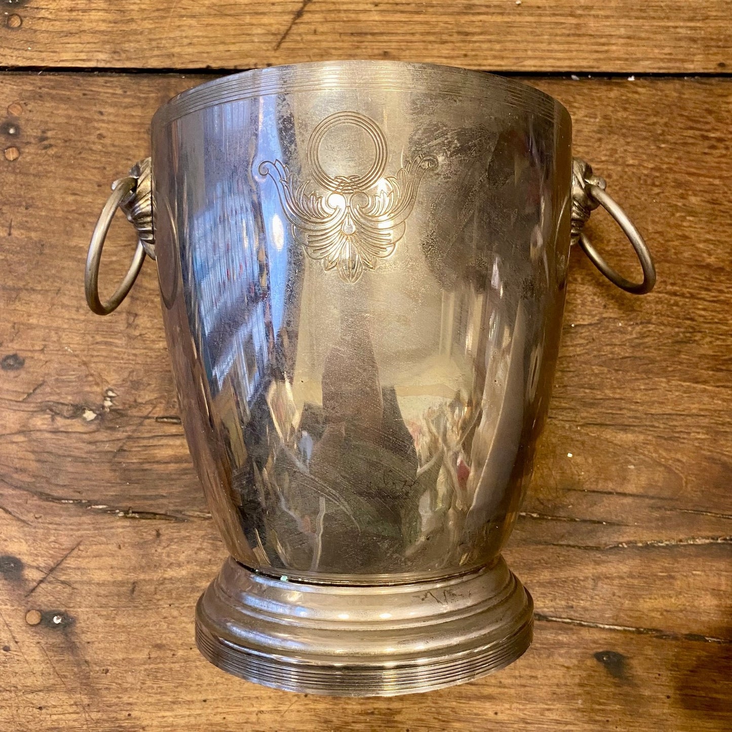 Pattern: Vintage French Champagne Bucket – Engraved Detail – Curiosité Göteborg | Fransk vintageinredning från Curiosité