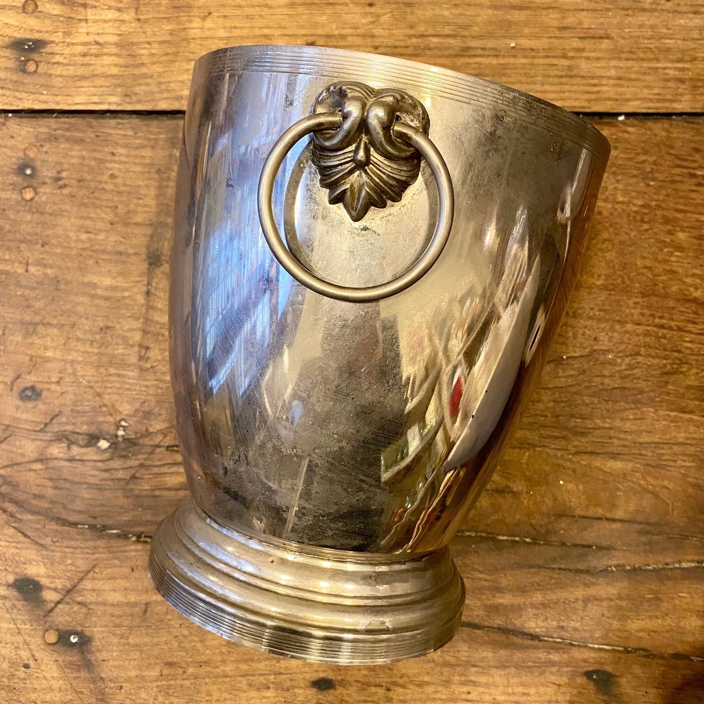 Pattern: Vintage French Champagne Bucket – Engraved Detail – Curiosité Göteborg | Fransk vintageinredning från Curiosité