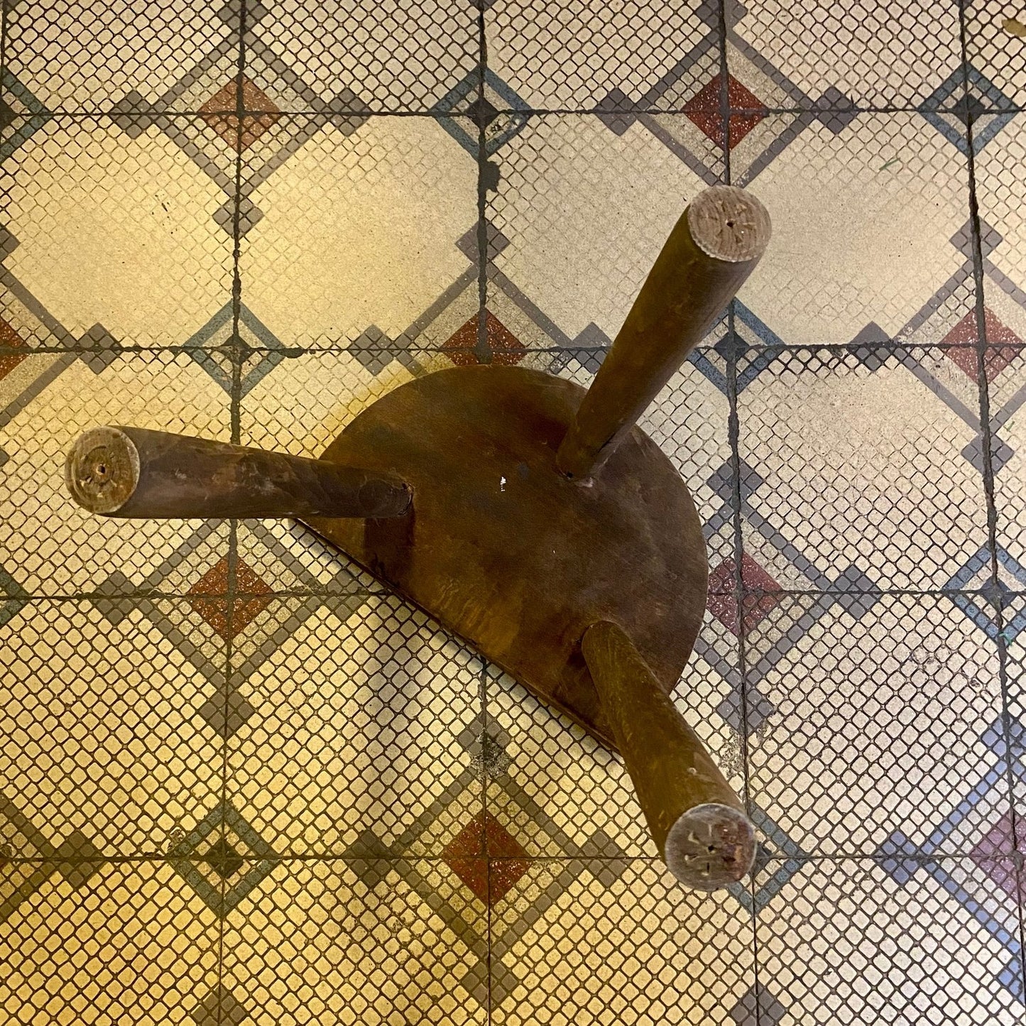 Pattern: Vintage French Farmhouse Stool – Curiosité Göteborg | Fransk vintageinredning från Curiosité