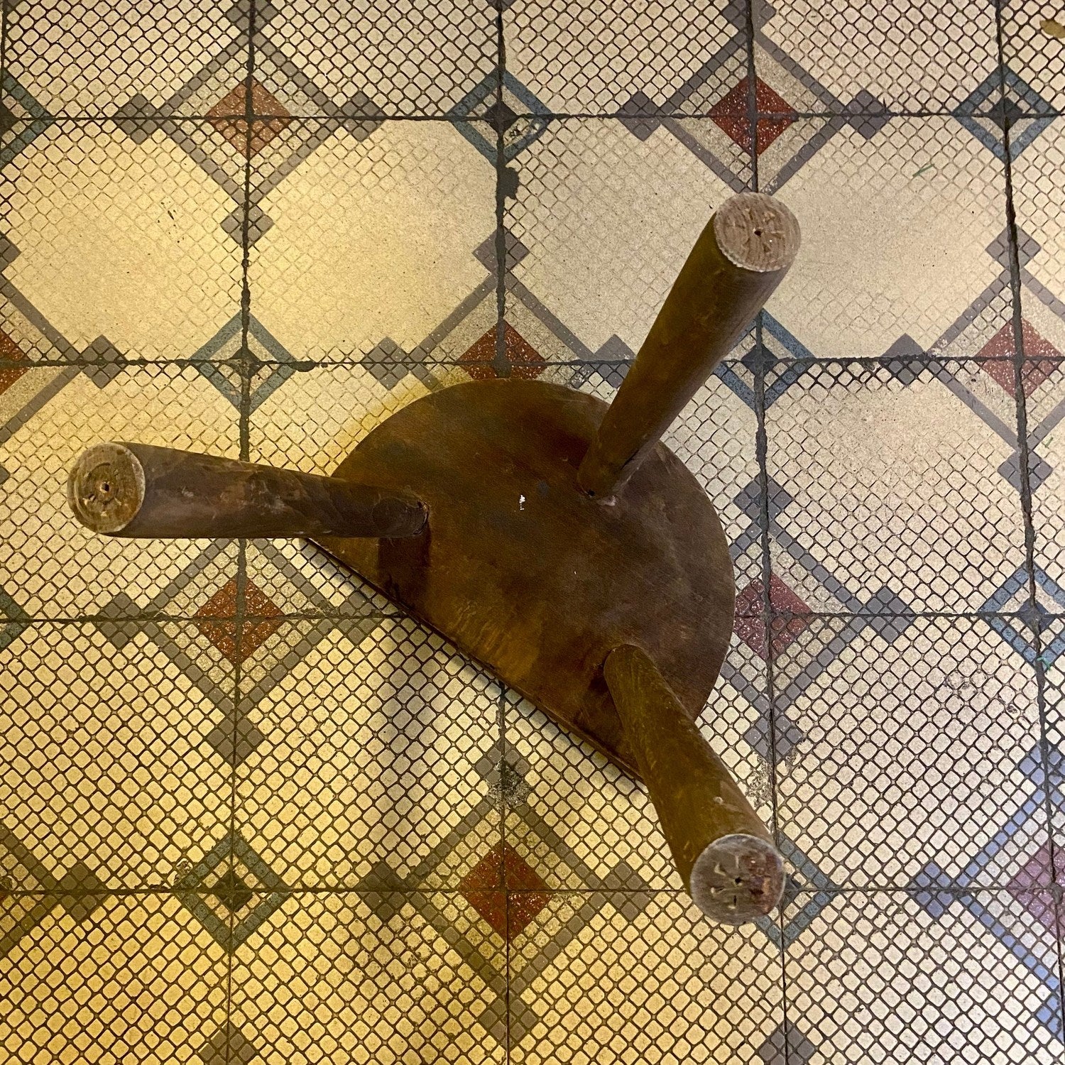 Pattern: Vintage French Farmhouse Stool – Curiosité Göteborg | Fransk vintageinredning från Curiosité