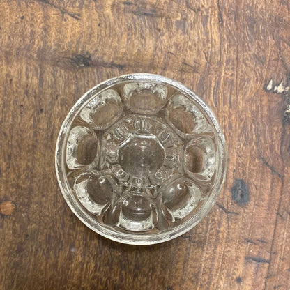 Pattern: Vintage French Glass Flower Frog – Curiosité Göteborg | Fransk vintageinredning från Curiosité