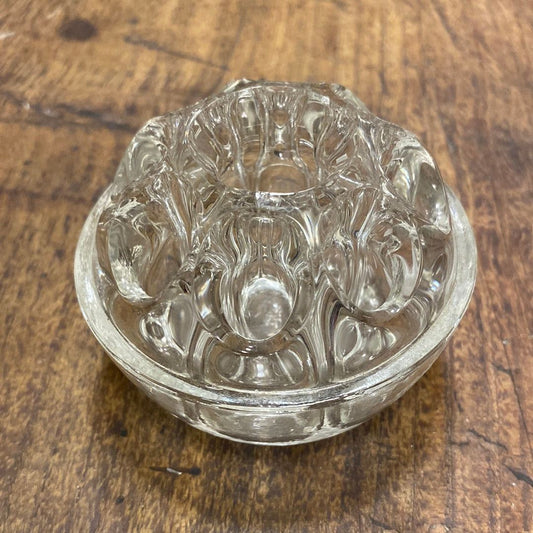 Pattern: Vintage French Glass Flower Frog – Curiosité Göteborg | Fransk vintageinredning från Curiosité