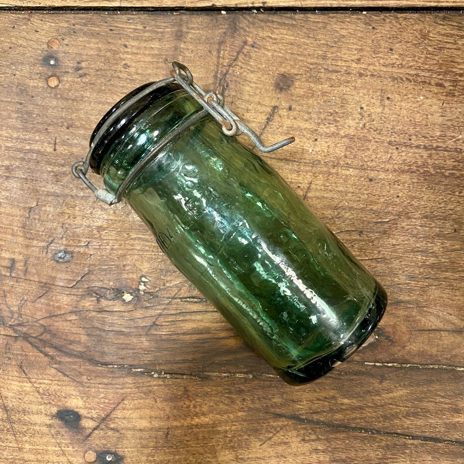 Pattern: Vintage French Green Glass Bottle – “L’Idéale” – Curiosité Göteborg | Fransk vintageinredning från Curiosité