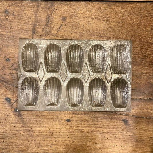 Pattern: Vintage French Madeleine Mould – Curiosité Göteborg | Fransk vintageinredning från Curiosité